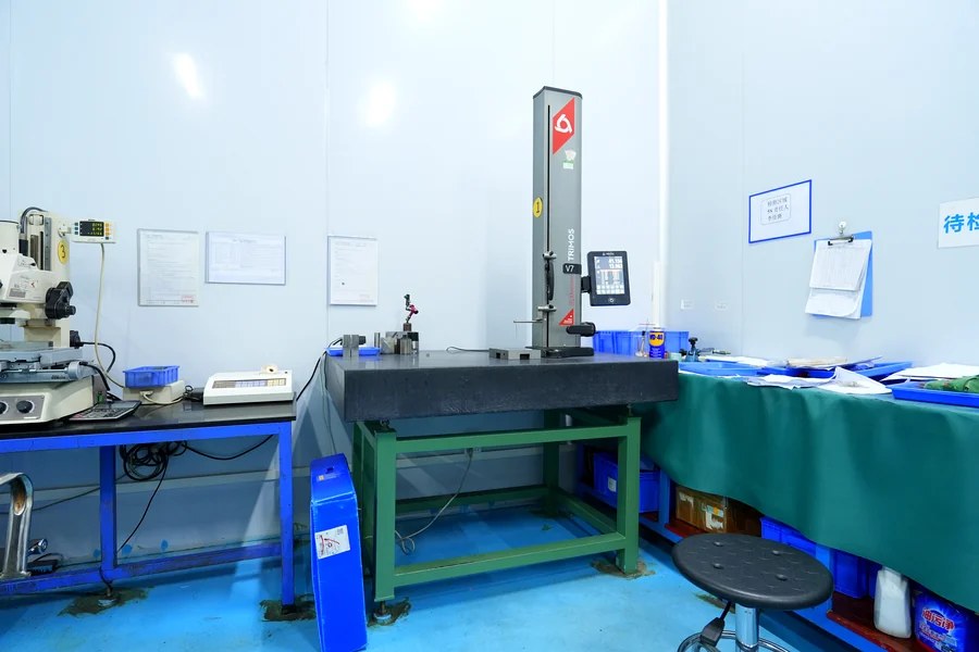 Clean quality inspection laboratory with measuring equipment
