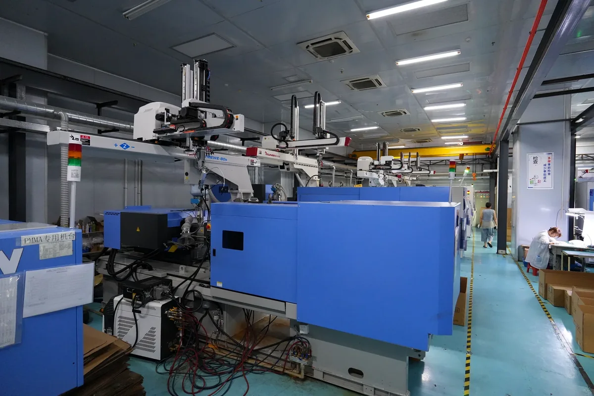 Injection molding machines inside the GE MOLD production facility